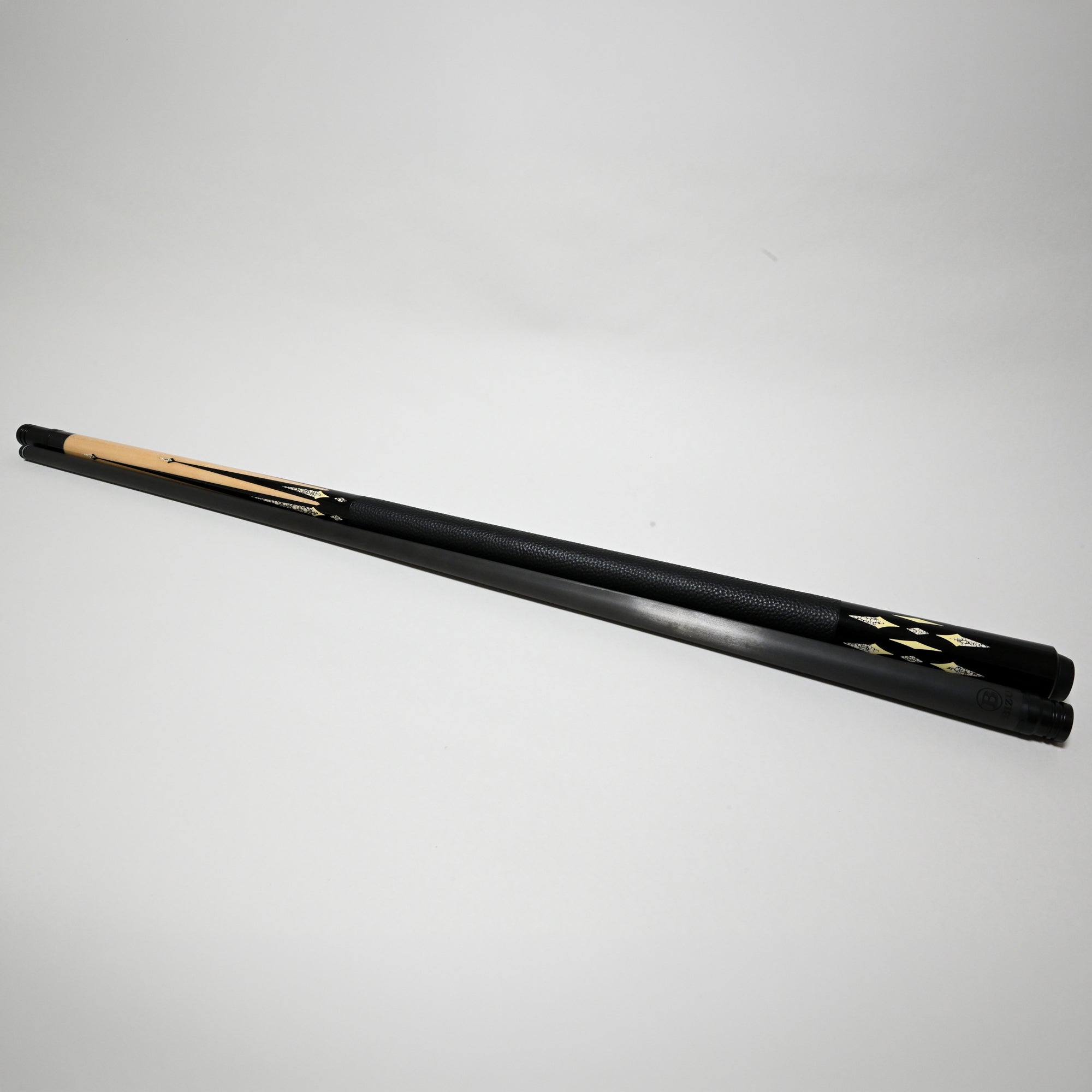 NEW BIZU NEBULA カーボンファイバー プールキュー - マイクロファイバーレザーラップ - ブロックス